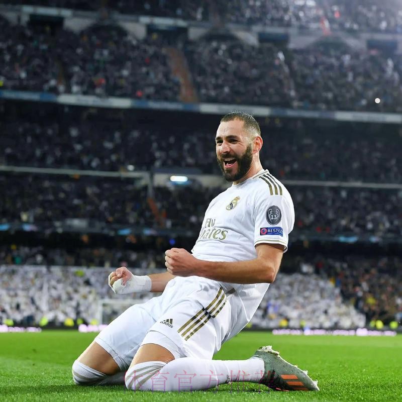 官方:皇马前锋本泽马当选欧冠本周最佳球员 官方:皇马前锋本泽马当选欧冠本周最佳球员